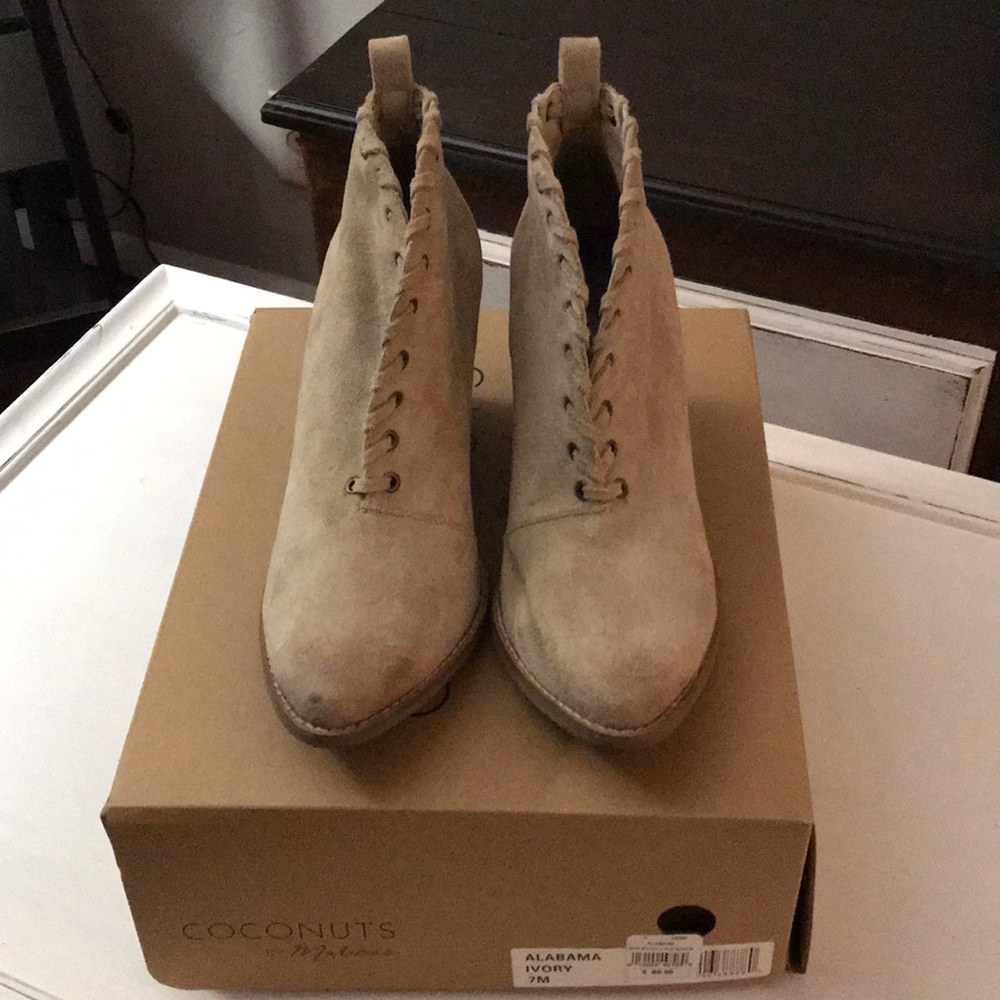 Whip Stitch V Cut Bootie